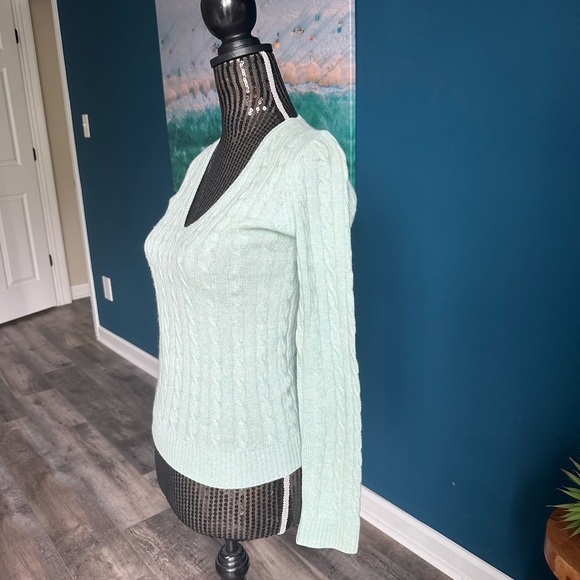 Cashmere Cable Knit Pattern VNeck Sweater - Picture 3 of 5